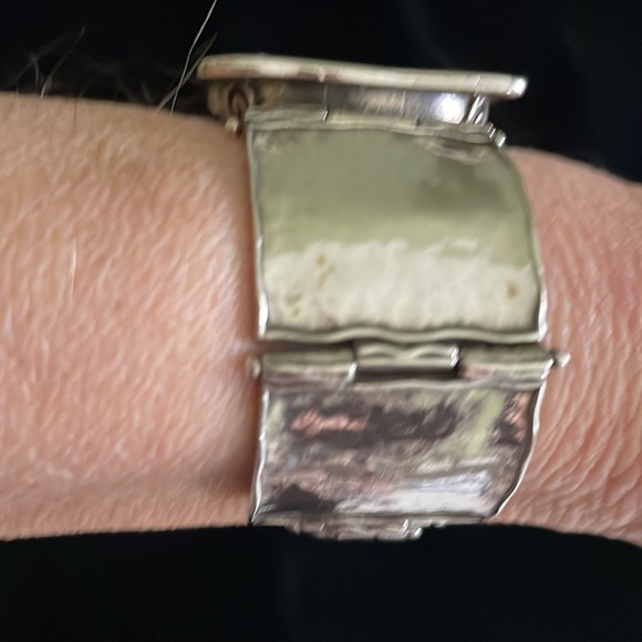 Silpada Sterling Silver, square-link, hammered watch - Picture 3 of 5